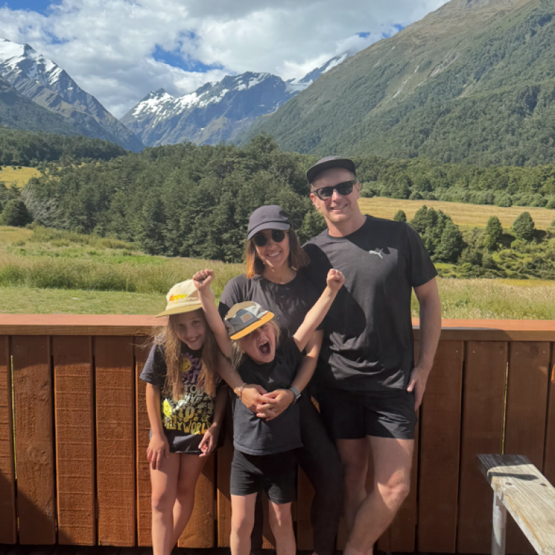 Story 780x780 Sabet 1