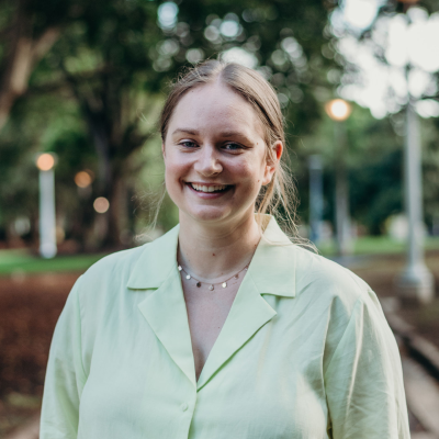 Team 400x400 Thumbnail Emily